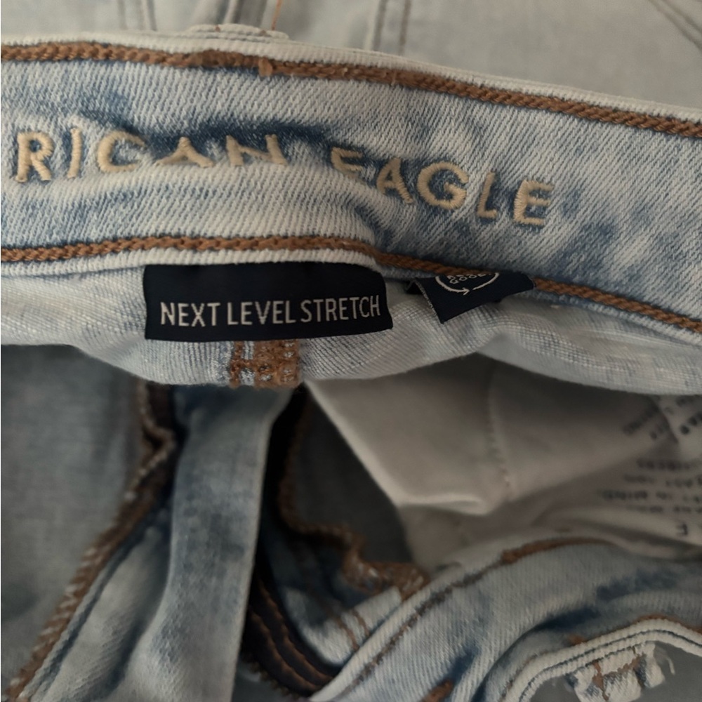 American Eagle Outfitters Ultra High Rise Light Wash Denim Size 8 X-Long - Picture 5 of 6